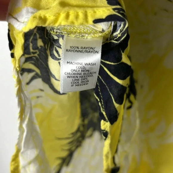 ☀️Loft Yellow Floral T-shirt - Picture 3 of 4